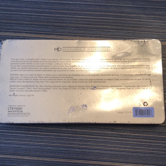 Enticed M/D Measurable Difference Eyeshadow Palette. - Picture 3 of 8